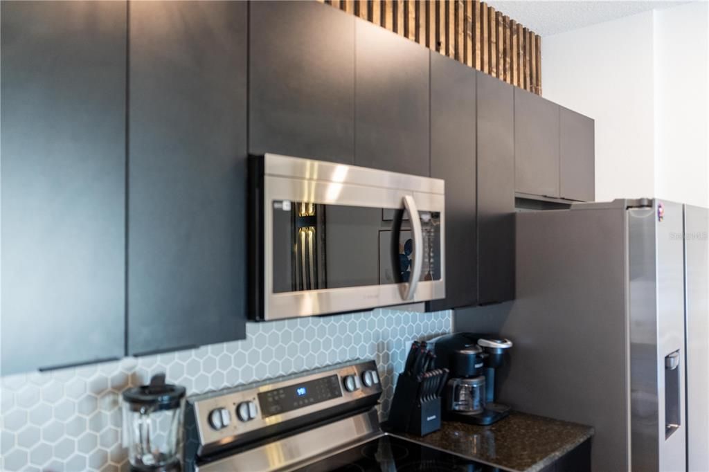 For Sale: $369,000 (3 beds, 3 baths, 1365 Square Feet)