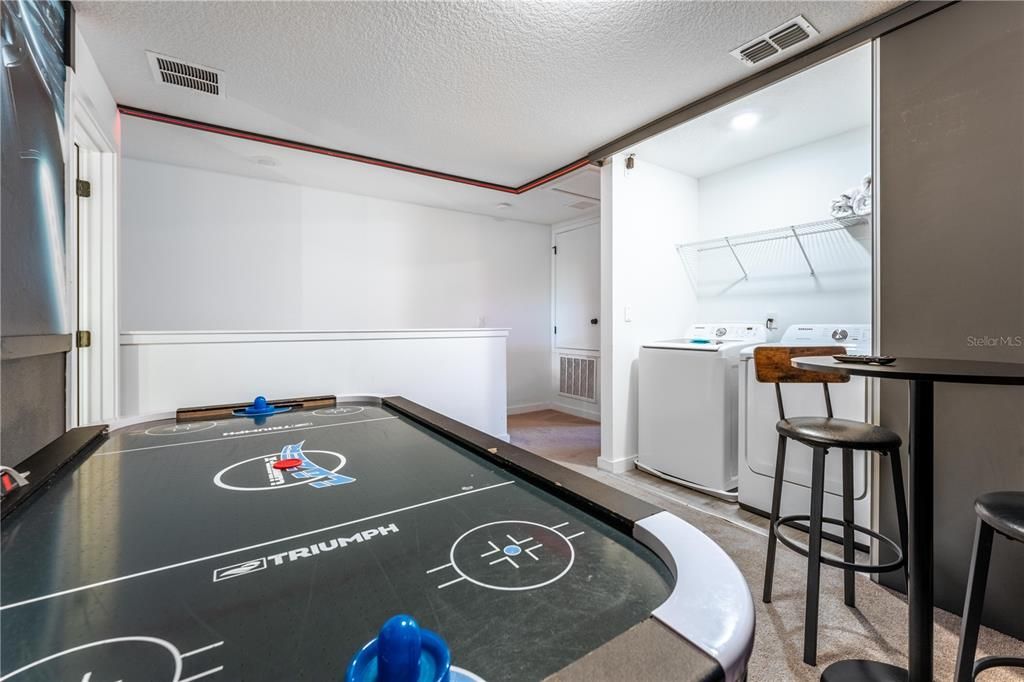 For Sale: $369,000 (3 beds, 3 baths, 1365 Square Feet)