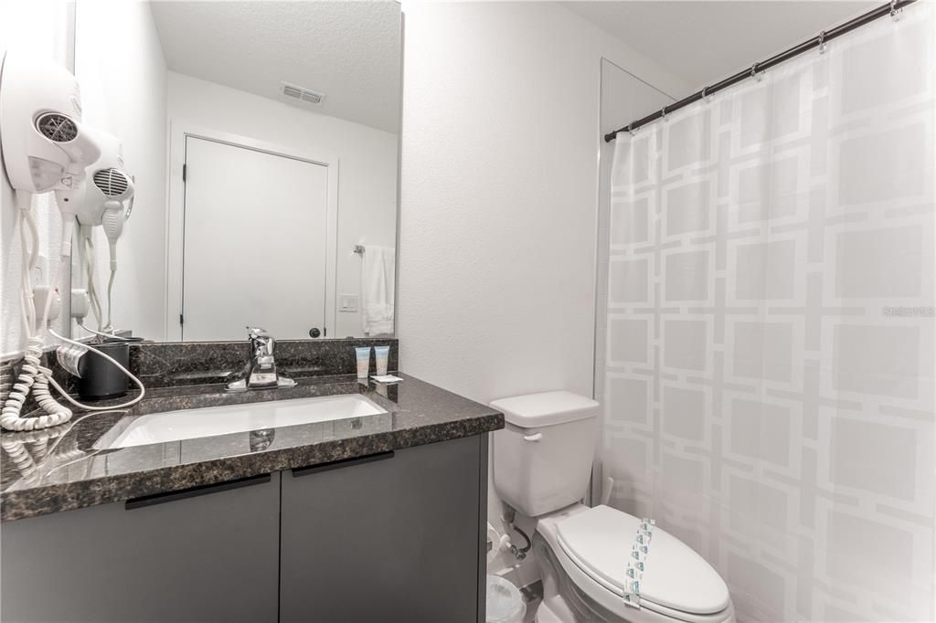 For Sale: $369,000 (3 beds, 3 baths, 1365 Square Feet)