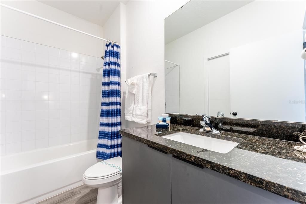 For Sale: $369,000 (3 beds, 3 baths, 1365 Square Feet)