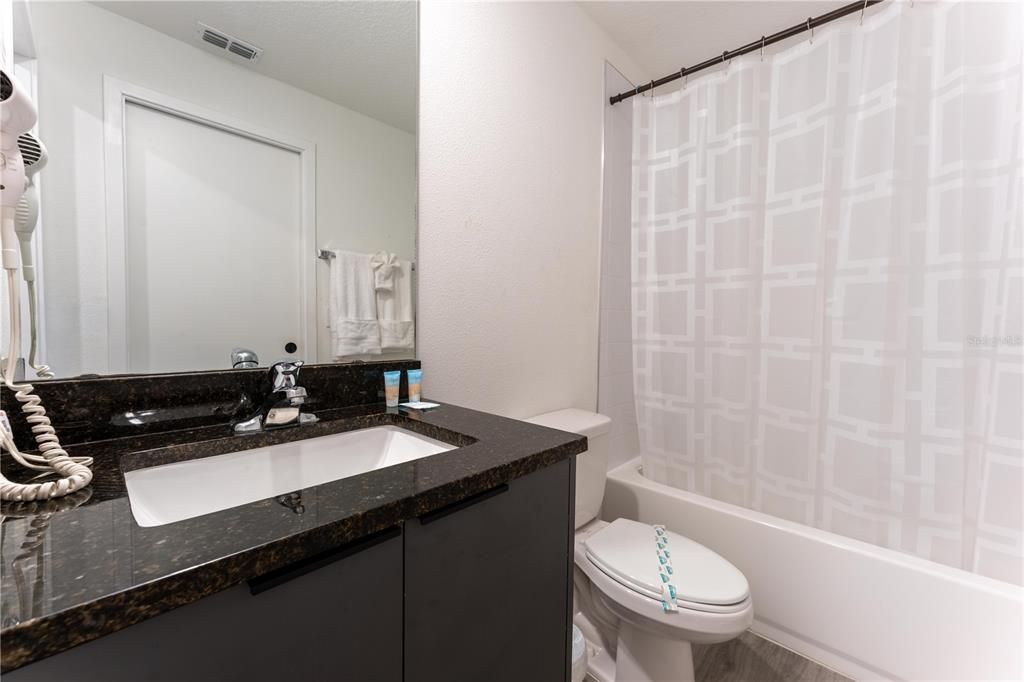 For Sale: $369,000 (3 beds, 3 baths, 1365 Square Feet)