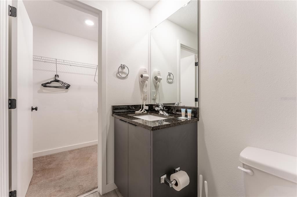For Sale: $369,000 (3 beds, 3 baths, 1365 Square Feet)