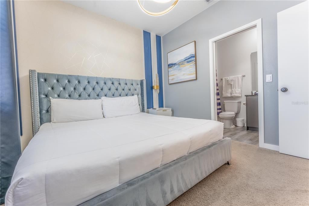 For Sale: $369,000 (3 beds, 3 baths, 1365 Square Feet)