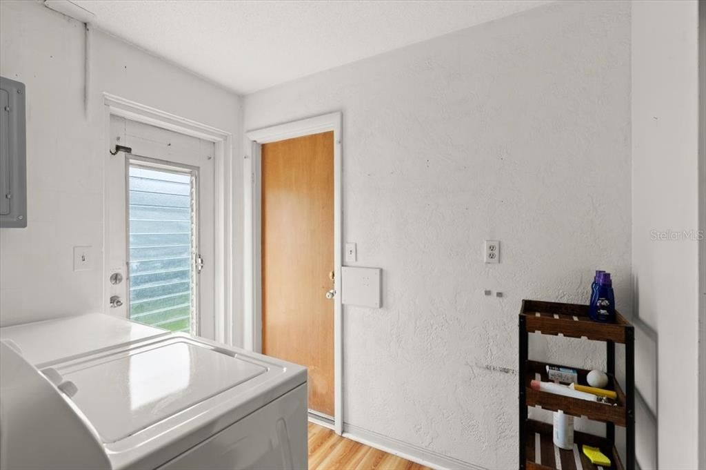 Activo con contrato: $239,900 (2 camas, 1 baños, 1022 Pies cuadrados)