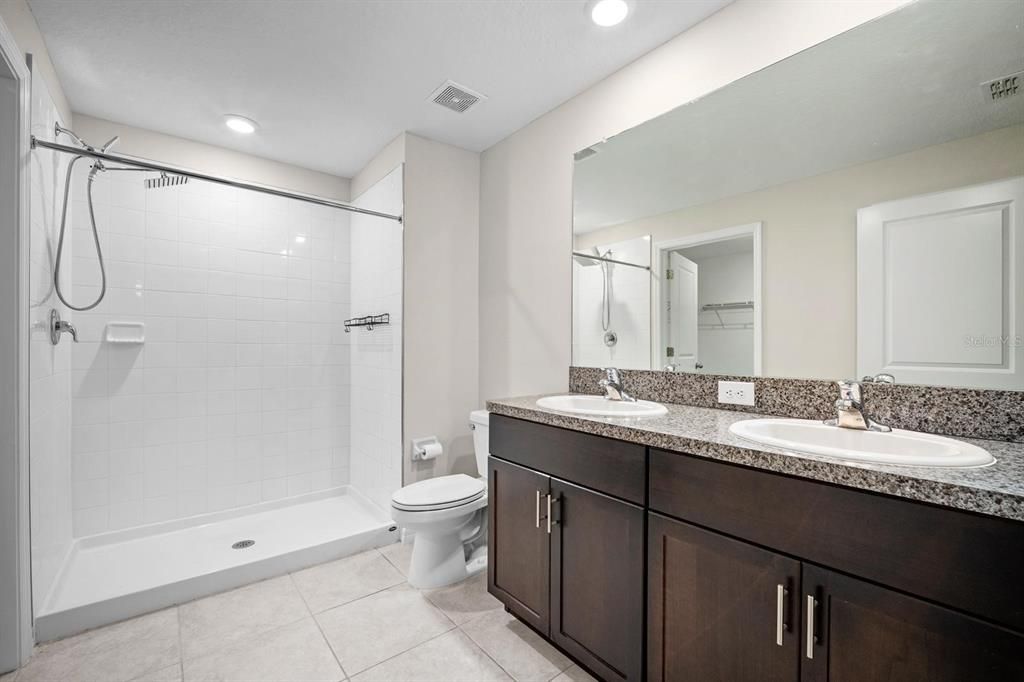 For Sale: $299,900 (3 beds, 2 baths, 1540 Square Feet)