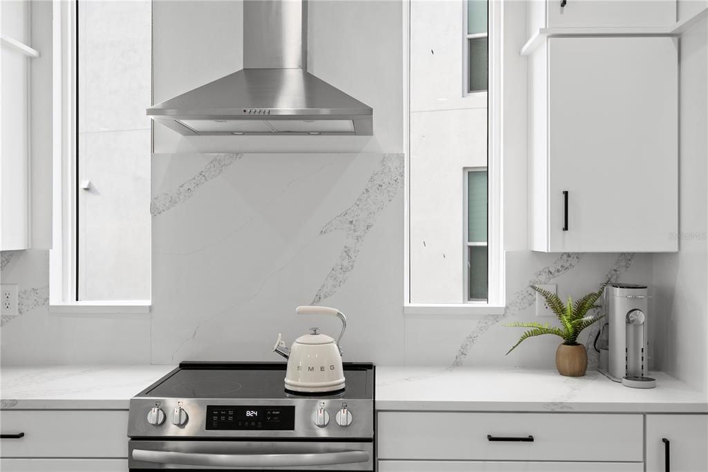 En Venta: $664,990 (3 camas, 2 baños, 2415 Pies cuadrados)