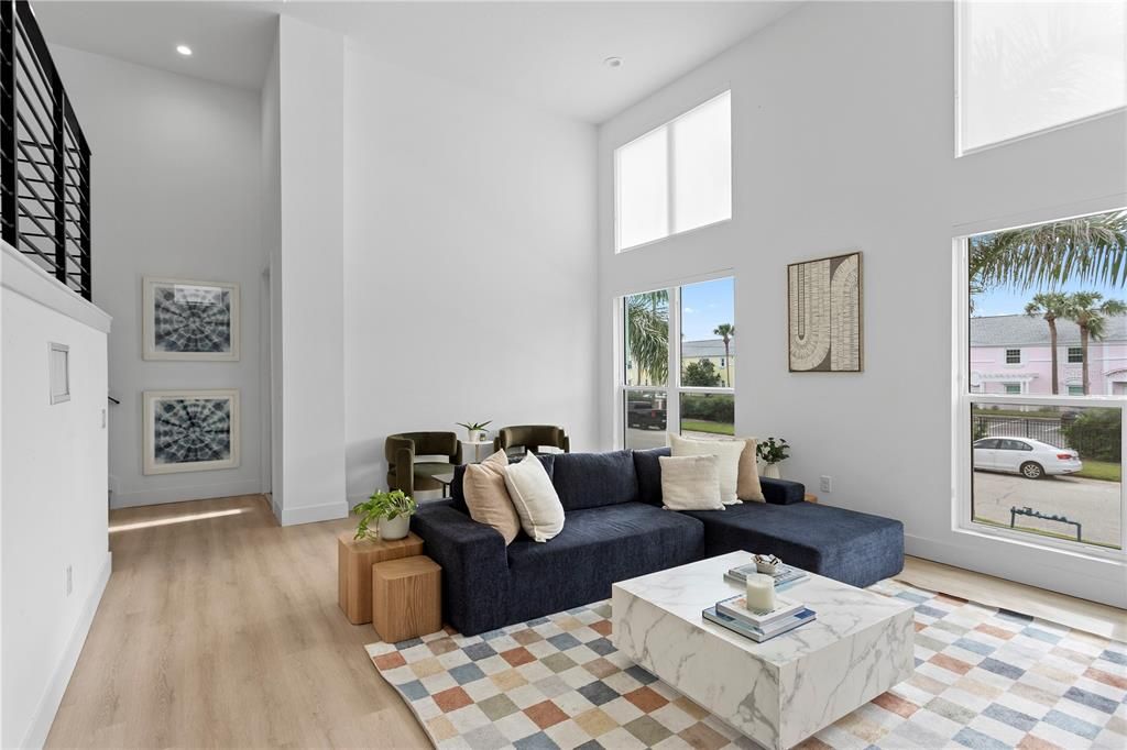 En Venta: $664,990 (3 camas, 2 baños, 2415 Pies cuadrados)