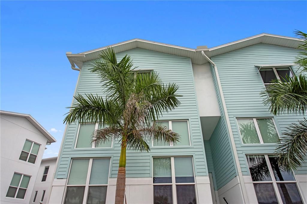 En Venta: $664,990 (3 camas, 2 baños, 2415 Pies cuadrados)