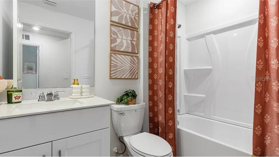 En Venta: $299,900 (3 camas, 2 baños, 1429 Pies cuadrados)
