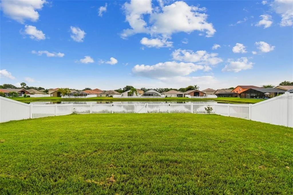 For Rent: $2,300 (3 beds, 2 baths, 1808 Square Feet)