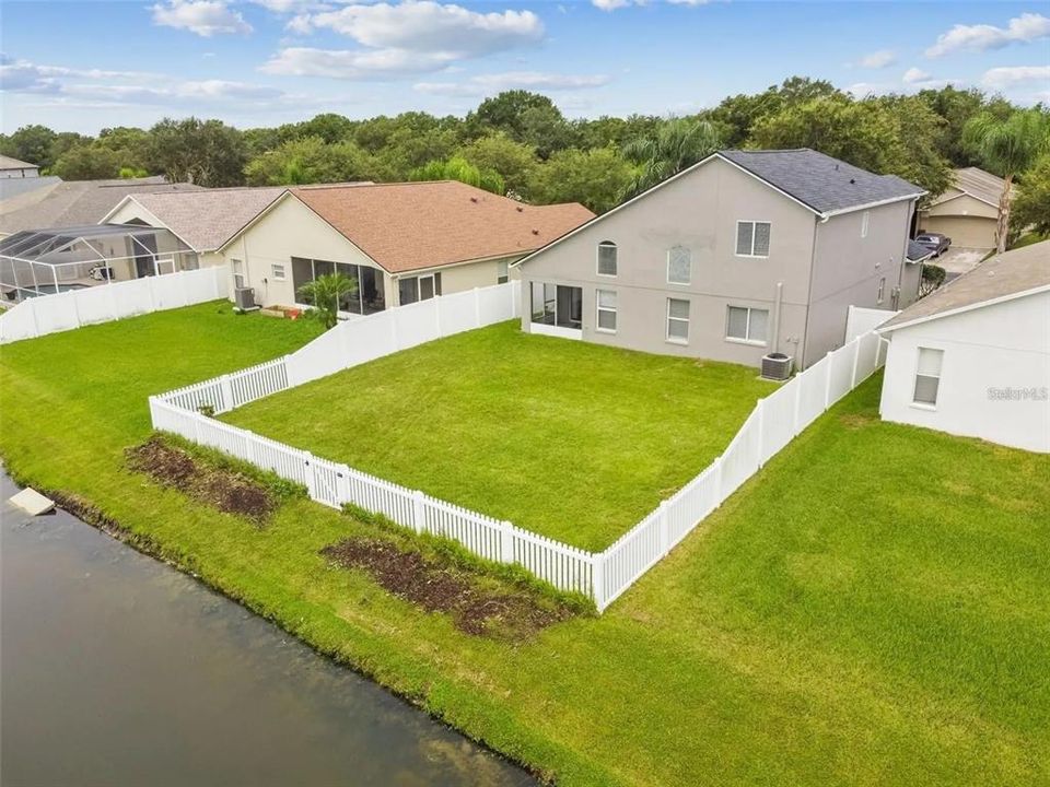 For Rent: $2,300 (3 beds, 2 baths, 1808 Square Feet)