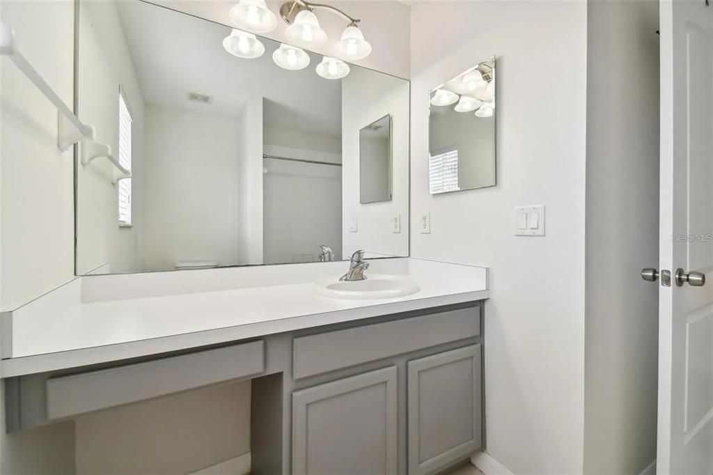 For Rent: $2,300 (3 beds, 2 baths, 1808 Square Feet)