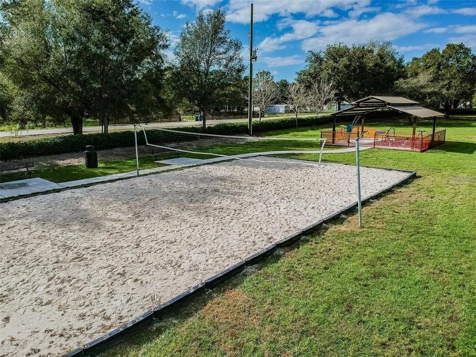 For Rent: $2,300 (3 beds, 2 baths, 1808 Square Feet)