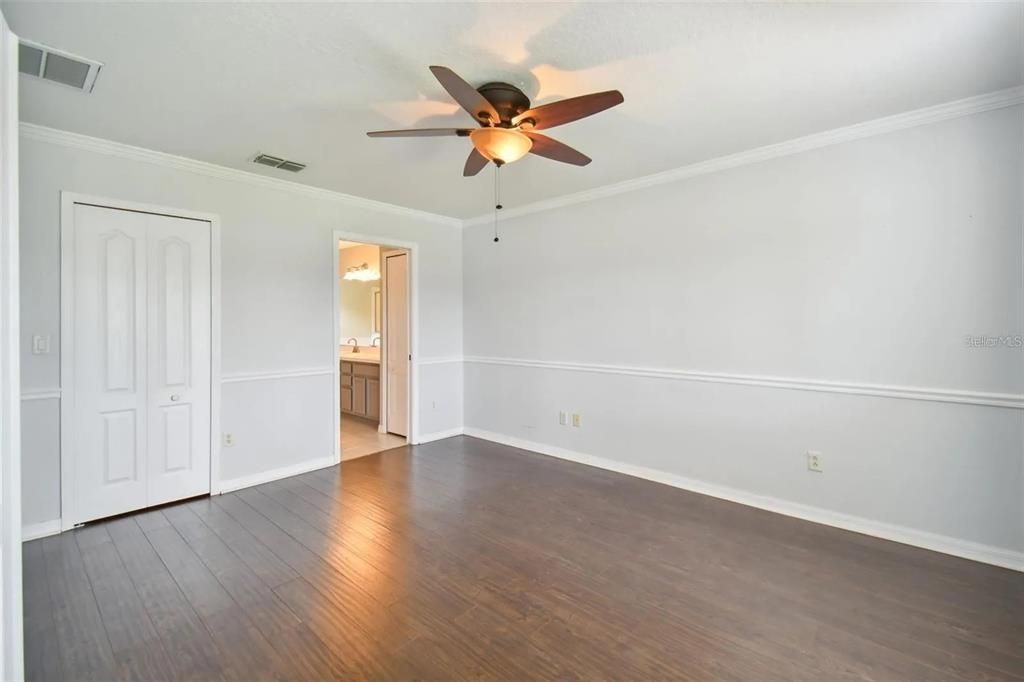 For Rent: $2,300 (3 beds, 2 baths, 1808 Square Feet)