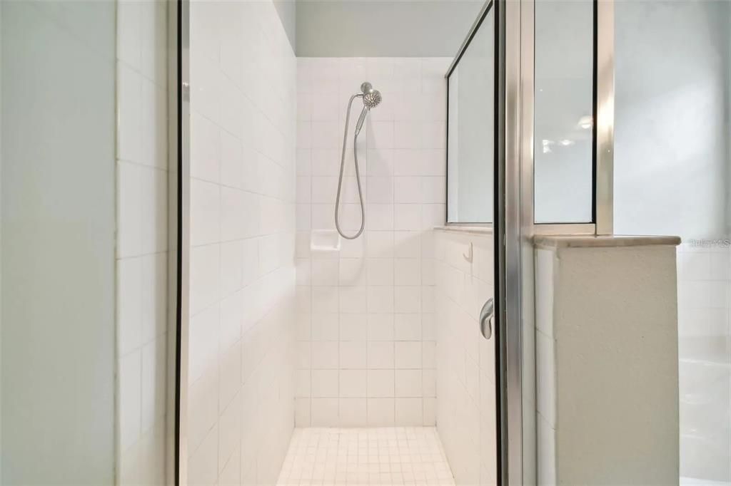 For Rent: $2,300 (3 beds, 2 baths, 1808 Square Feet)