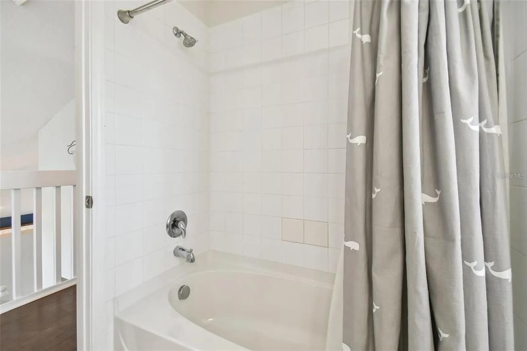 For Rent: $2,300 (3 beds, 2 baths, 1808 Square Feet)