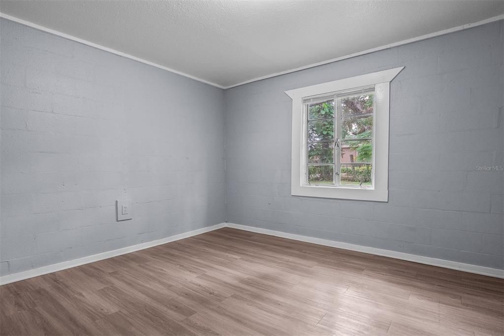 Activo con contrato: $250,000 (4 camas, 2 baños, 1368 Pies cuadrados)