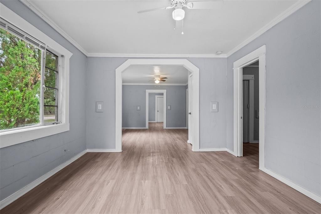 Activo con contrato: $250,000 (4 camas, 2 baños, 1368 Pies cuadrados)