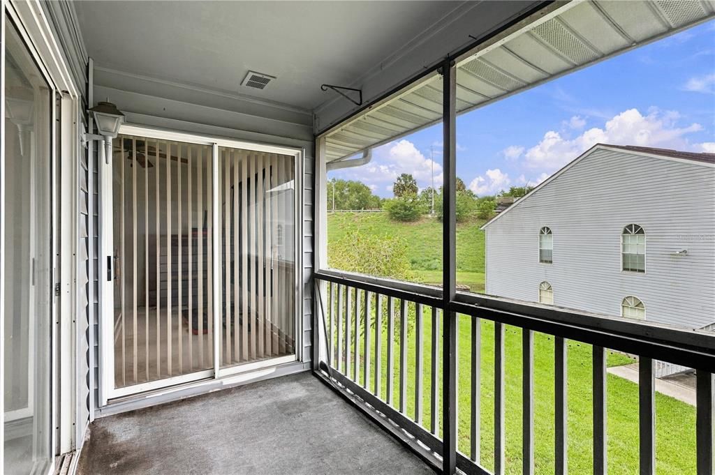 For Sale: $99,900 (1 beds, 1 baths, 706 Square Feet)