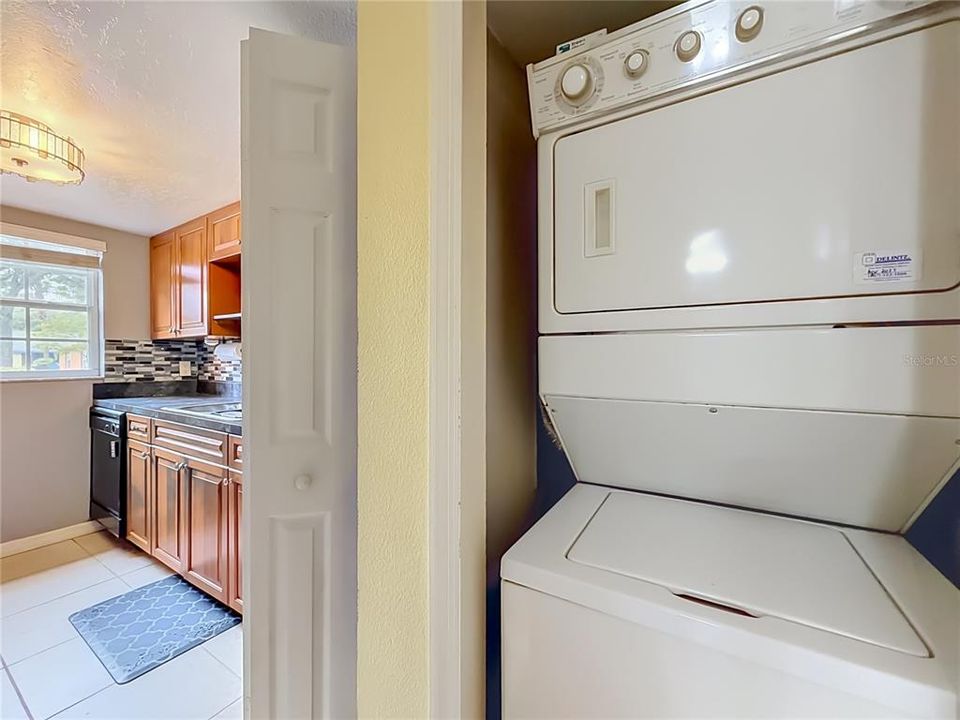 На продажу: $185,000 (2 спален, 1 ванн, 1281 Квадратных фут)