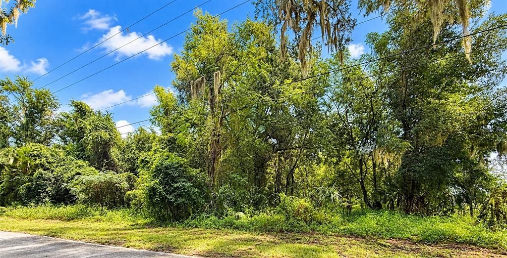 На продажу: $289,900 (2.84 acres)
