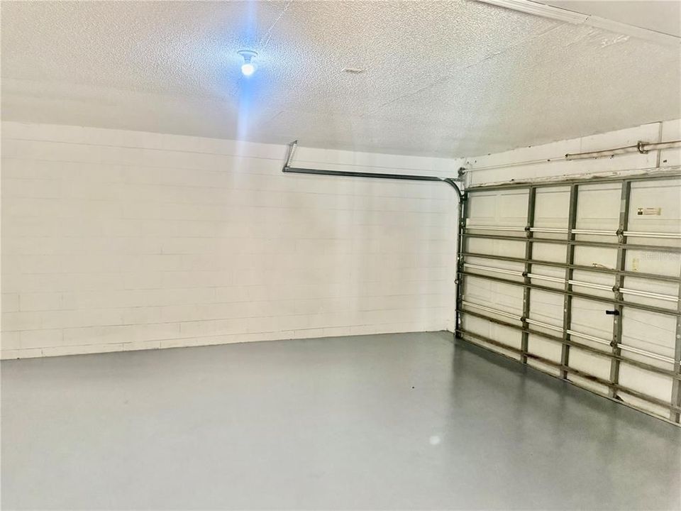 For Rent: $2,100 (4 beds, 2 baths, 2215 Square Feet)