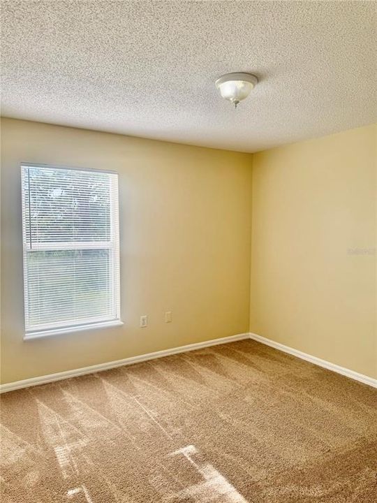 For Rent: $2,100 (4 beds, 2 baths, 2215 Square Feet)