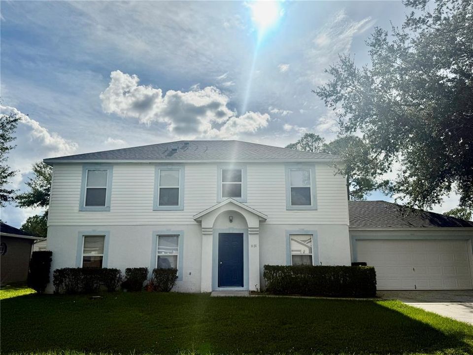 For Rent: $2,100 (4 beds, 2 baths, 2215 Square Feet)