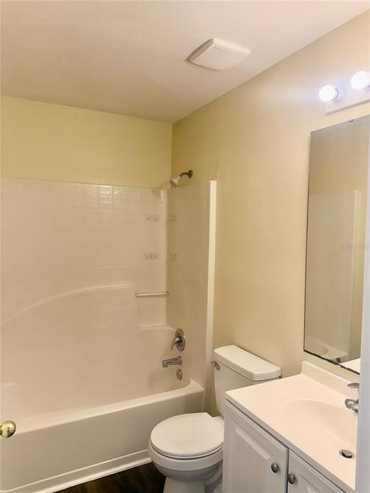 For Rent: $2,100 (4 beds, 2 baths, 2215 Square Feet)