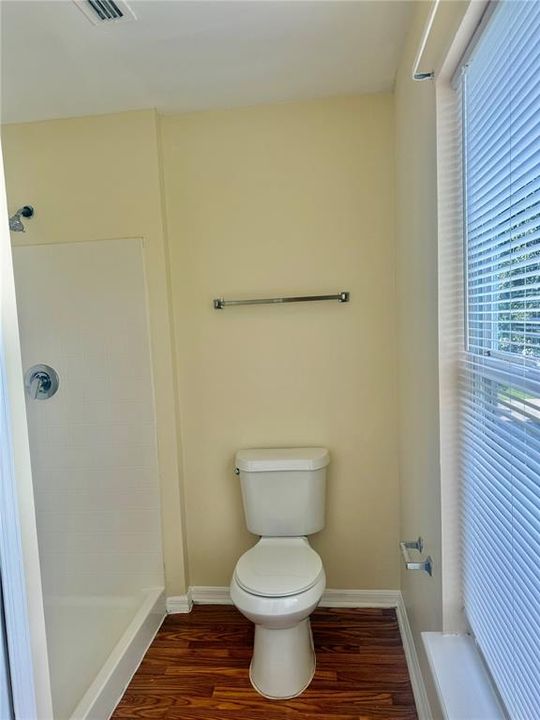 For Rent: $2,100 (4 beds, 2 baths, 2215 Square Feet)