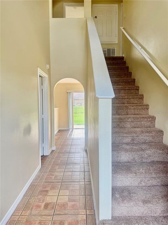 For Rent: $2,100 (4 beds, 2 baths, 2215 Square Feet)
