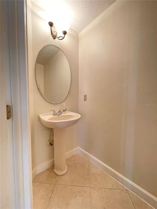 For Rent: $3,795 (5 beds, 3 baths, 3106 Square Feet)