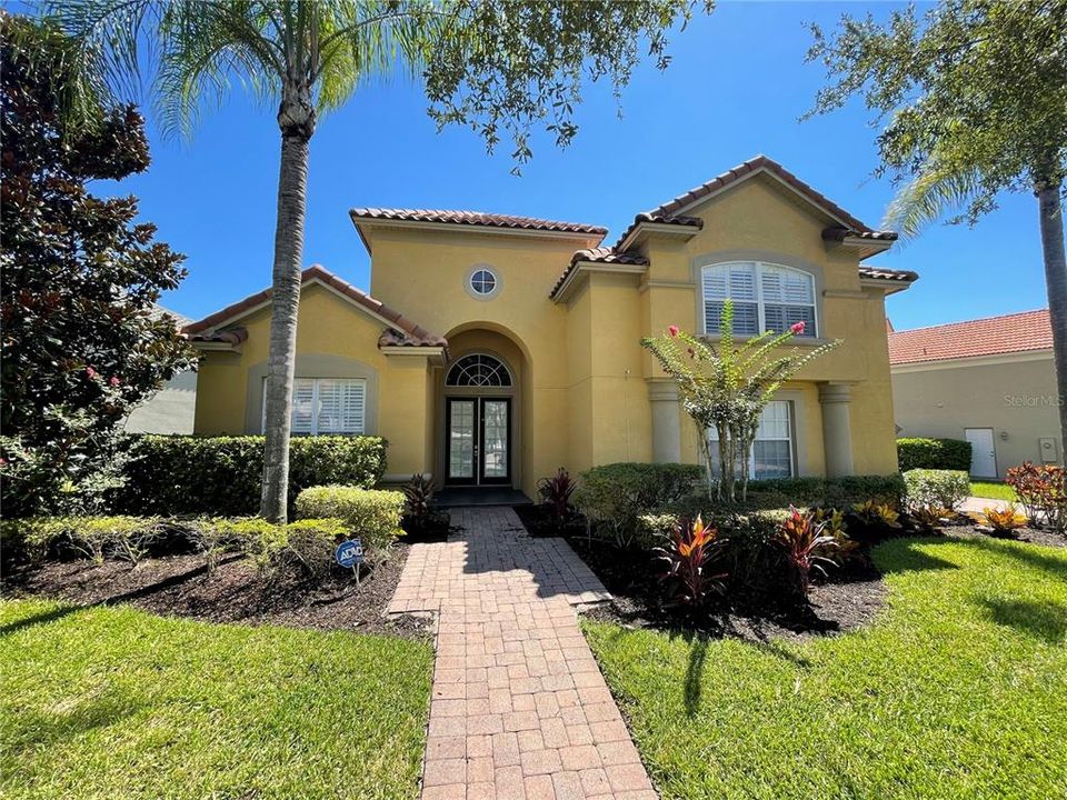 For Rent: $3,795 (5 beds, 3 baths, 3106 Square Feet)
