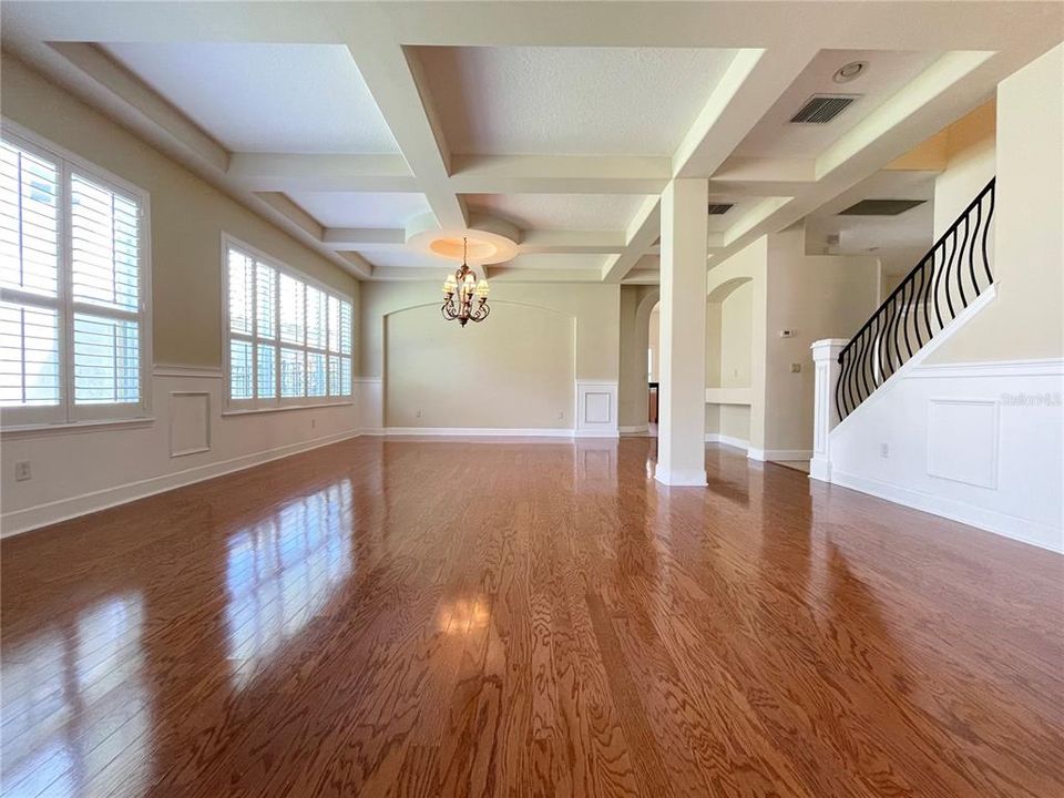 For Rent: $3,795 (5 beds, 3 baths, 3106 Square Feet)