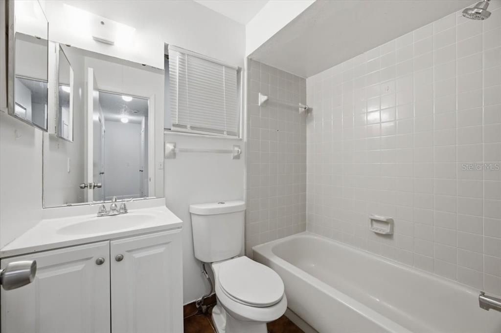 For Rent: $1,650 (2 beds, 2 baths, 837 Square Feet)