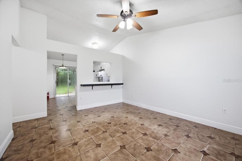 For Rent: $1,650 (2 beds, 2 baths, 837 Square Feet)