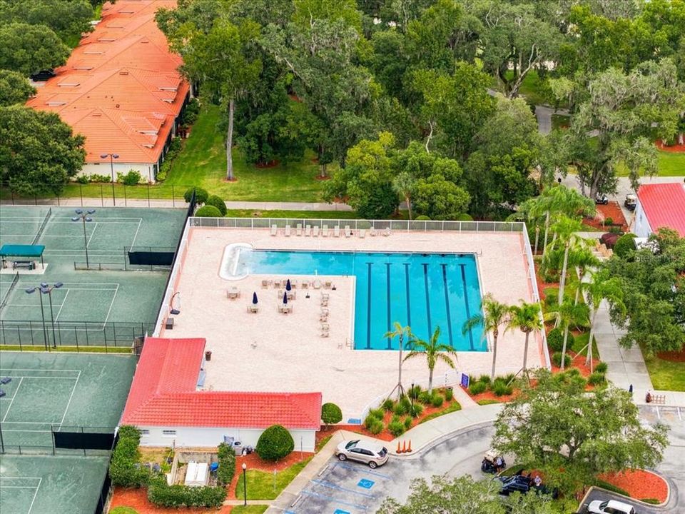 En Venta: $570,000 (3 camas, 3 baños, 2103 Pies cuadrados)
