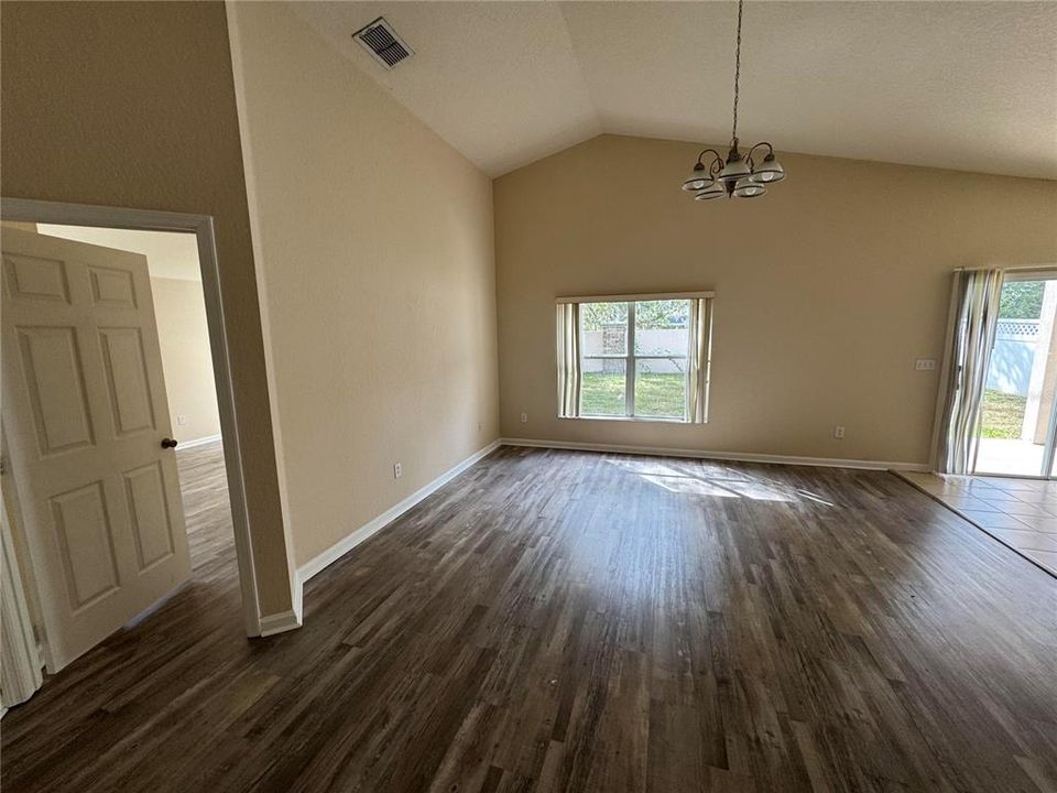 В аренду: $2,495 (3 спален, 2 ванн, 1746 Квадратных фут)