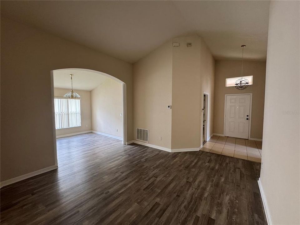 В аренду: $2,495 (3 спален, 2 ванн, 1746 Квадратных фут)