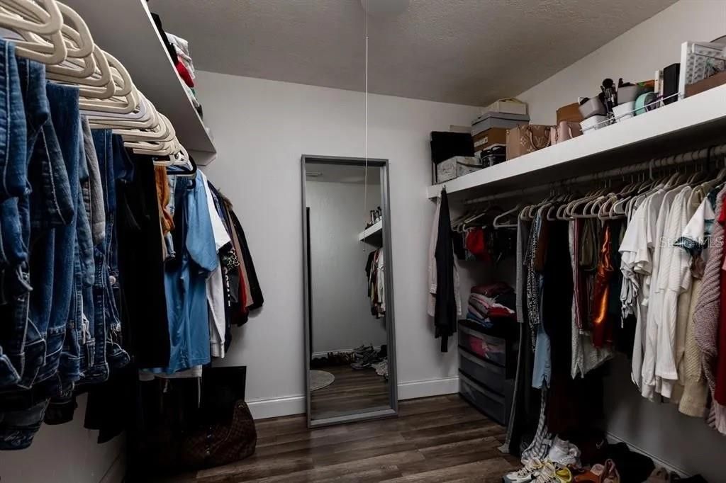 В аренду: $2,300 (2 спален, 1 ванн, 1056 Квадратных фут)