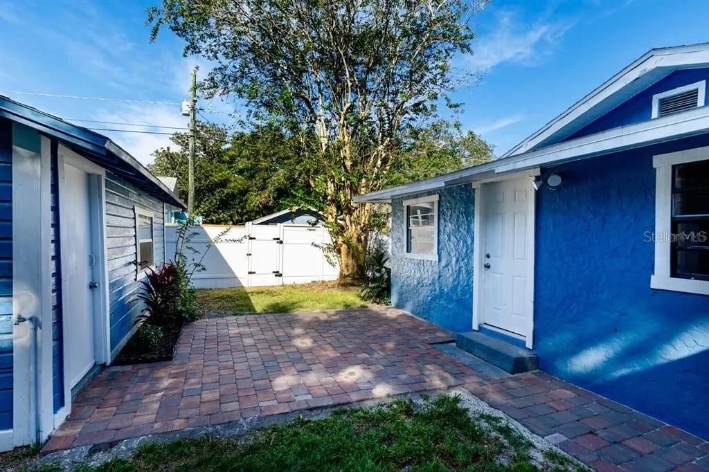 В аренду: $2,300 (2 спален, 1 ванн, 1056 Квадратных фут)