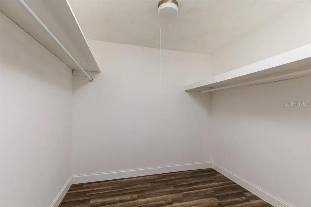 В аренду: $2,300 (2 спален, 1 ванн, 1056 Квадратных фут)