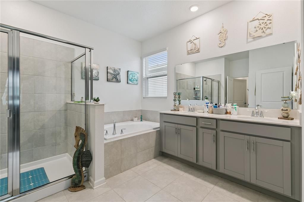 En Venta: $419,990 (4 camas, 3 baños, 2061 Pies cuadrados)
