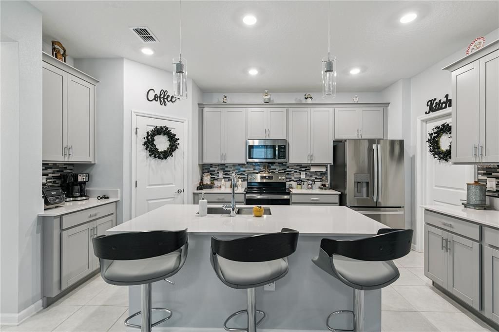 En Venta: $419,990 (4 camas, 3 baños, 2061 Pies cuadrados)