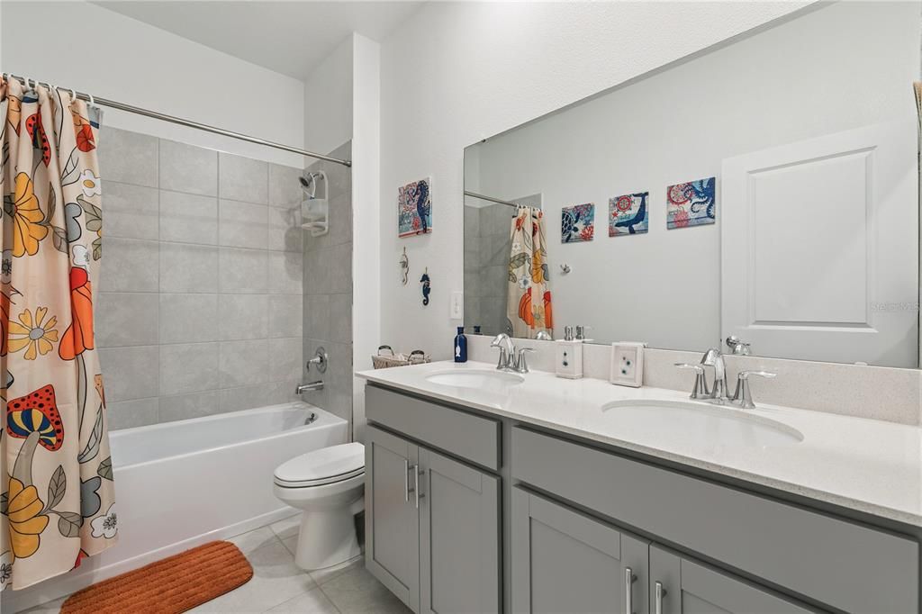 En Venta: $419,990 (4 camas, 3 baños, 2061 Pies cuadrados)