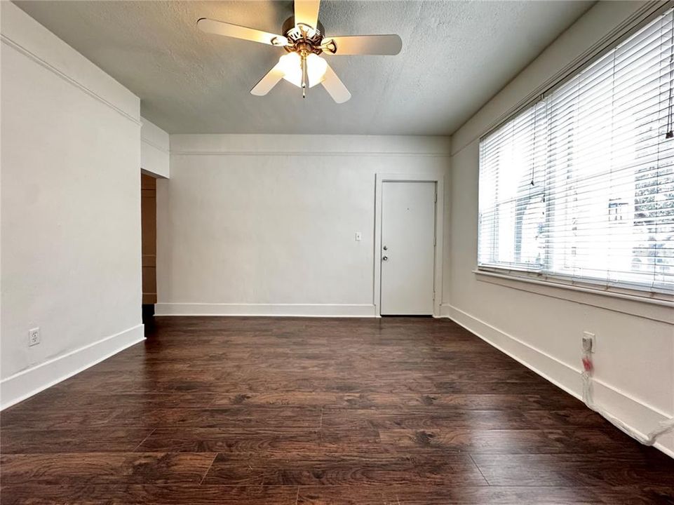 For Rent: $1,795 (2 beds, 1 baths, 1150 Square Feet)
