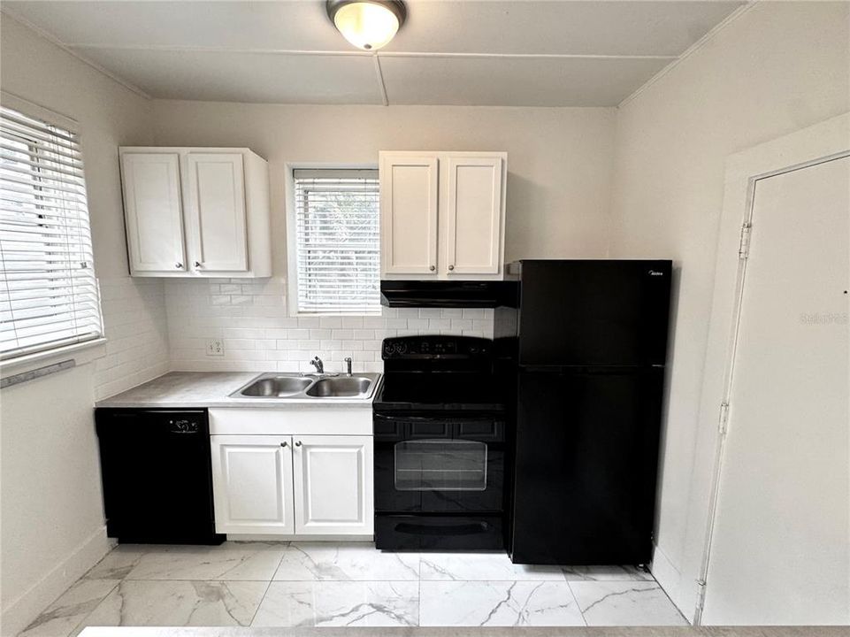 For Rent: $1,795 (2 beds, 1 baths, 1150 Square Feet)
