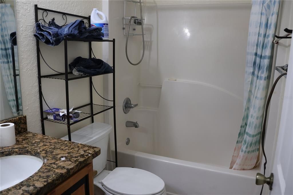 For Sale: $260,000 (3 beds, 2 baths, 1415 Square Feet)