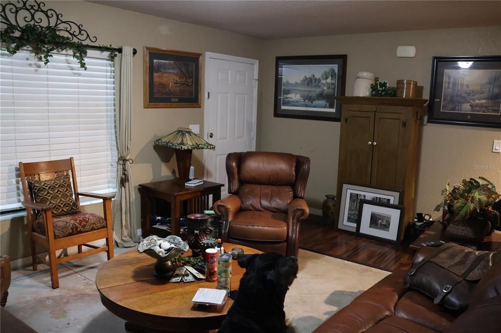 For Sale: $260,000 (3 beds, 2 baths, 1415 Square Feet)