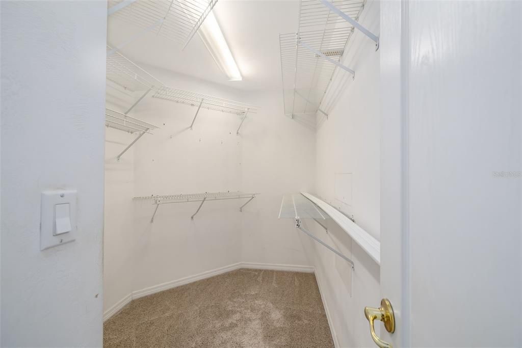 For Sale: $349,900 (3 beds, 2 baths, 1874 Square Feet)